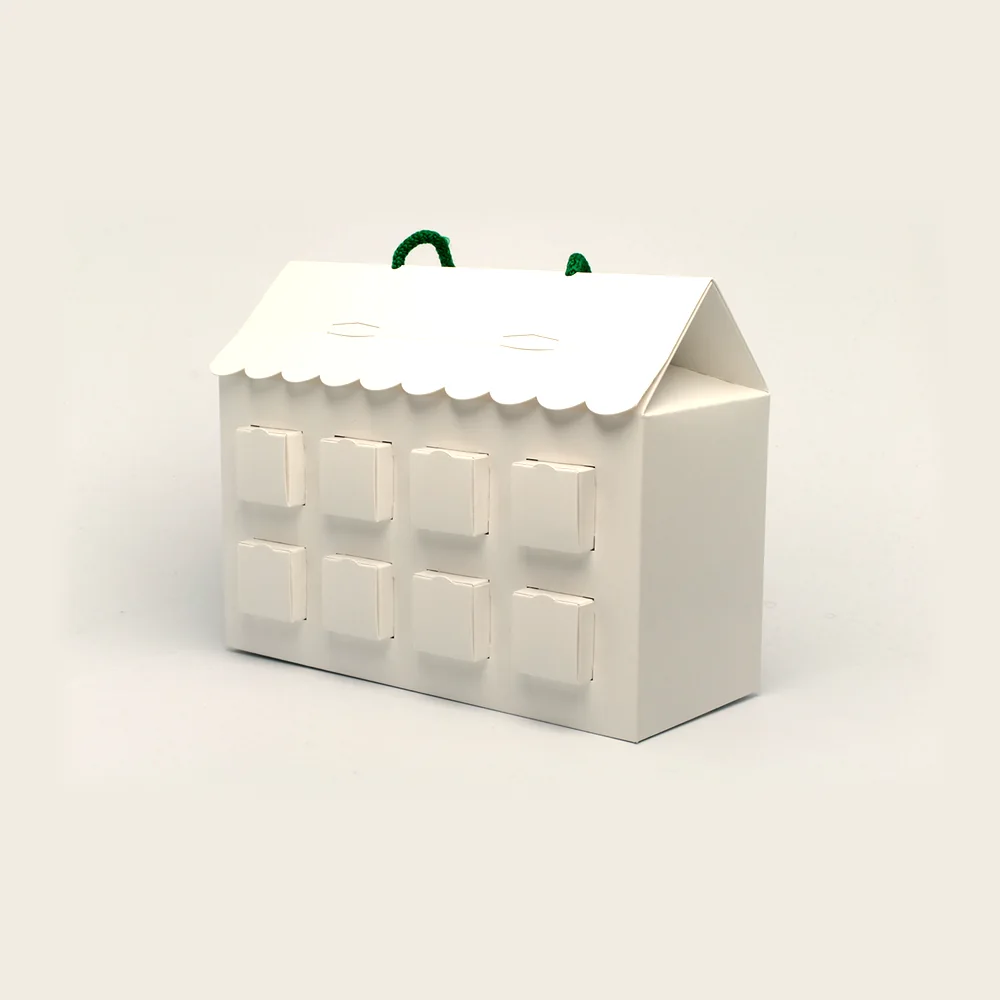 Calendrier maison festonné, pièce de la Haute Collection Luxe Packaging