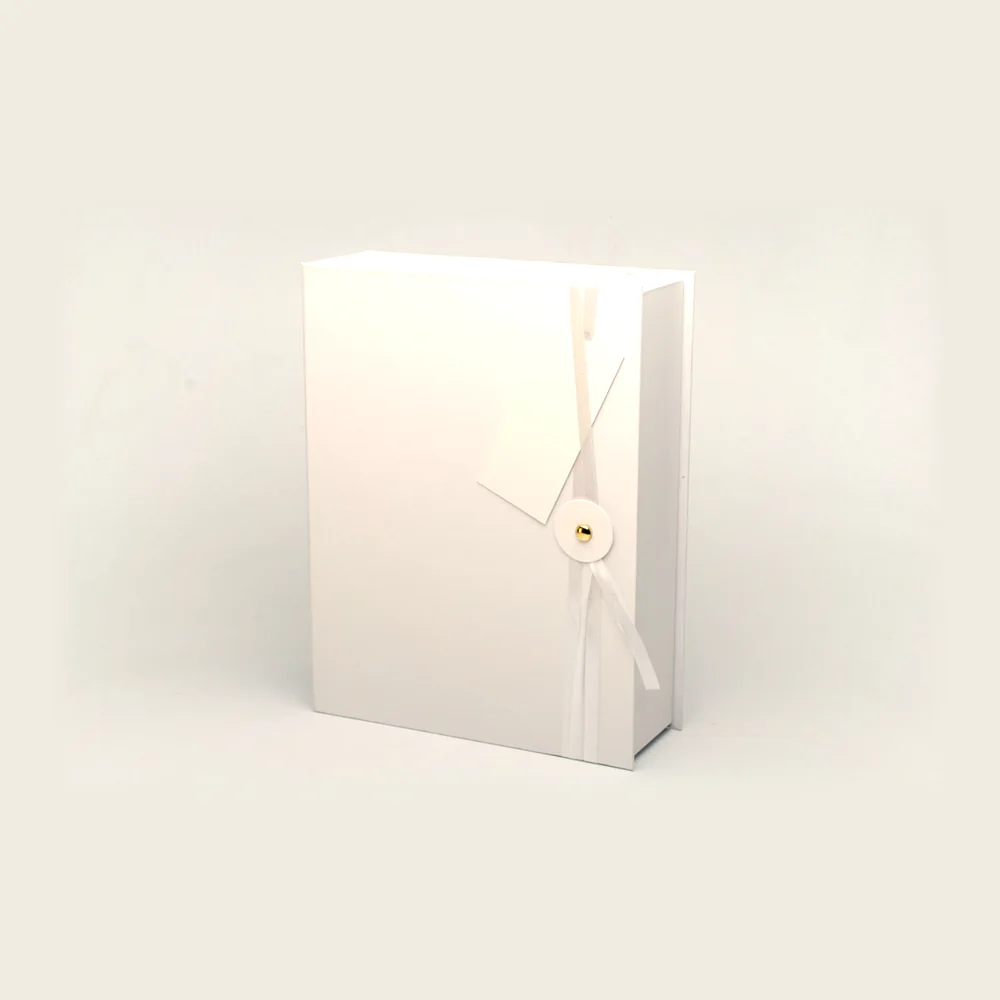 Coffret livre, fermeture à lien, pièce de la Haute Collection Luxe Packaging