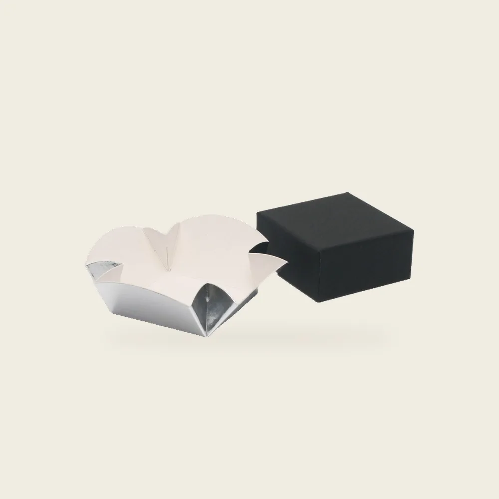 Coffret origami, pièce de la Haute Collection Luxe Packaging