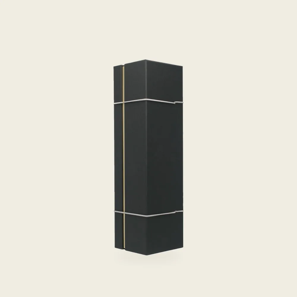 Étui bouteille noir, liseré doré, pièce de la Haute Collection Luxe Packaging
