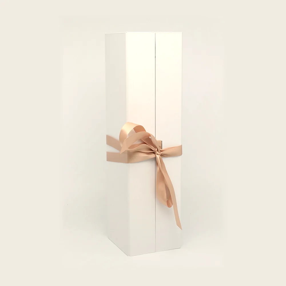 Étui vertical, ruban, pièce de la Haute Collection Luxe Packaging