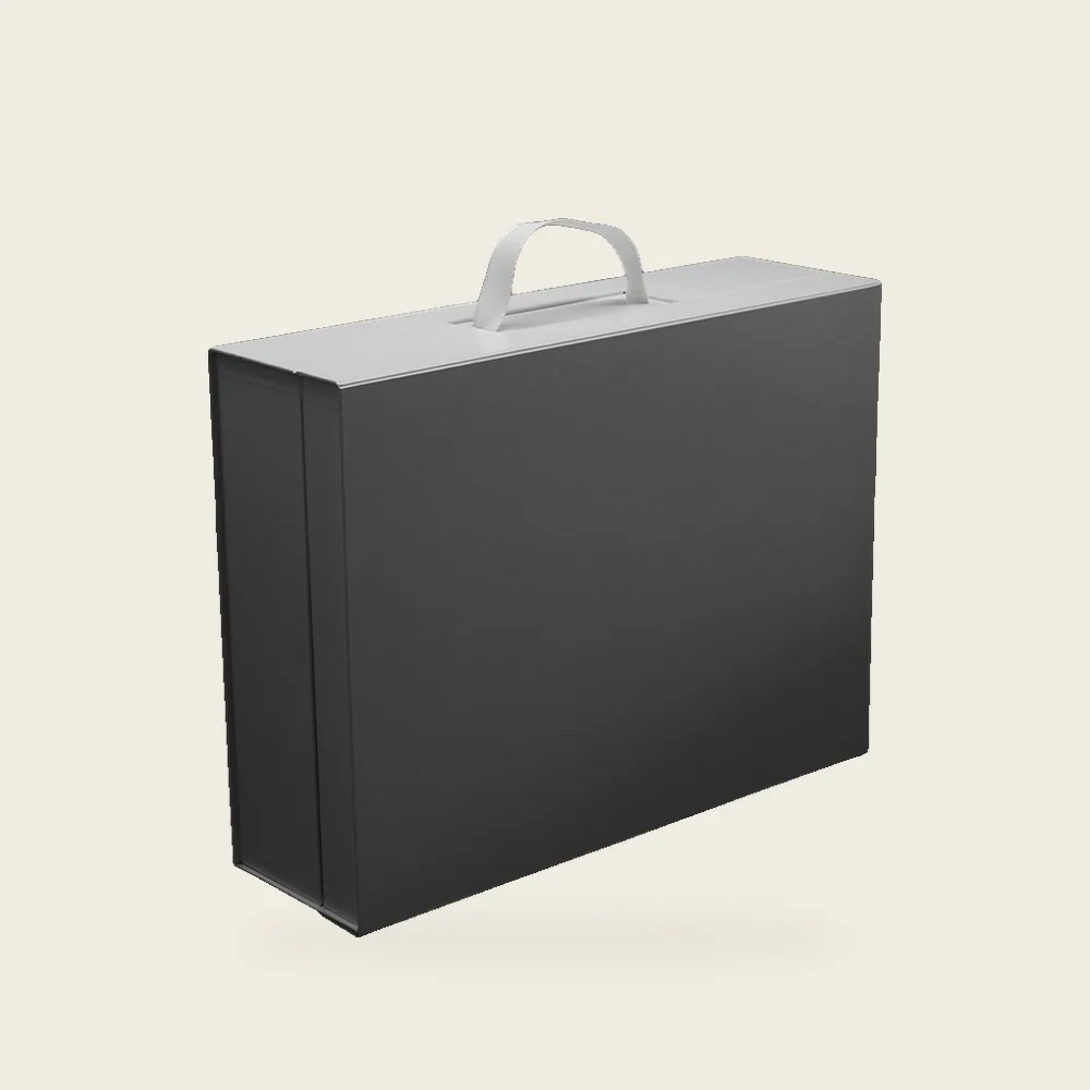 Valisette noire, pièce de la Haute Collection Luxe Packaging